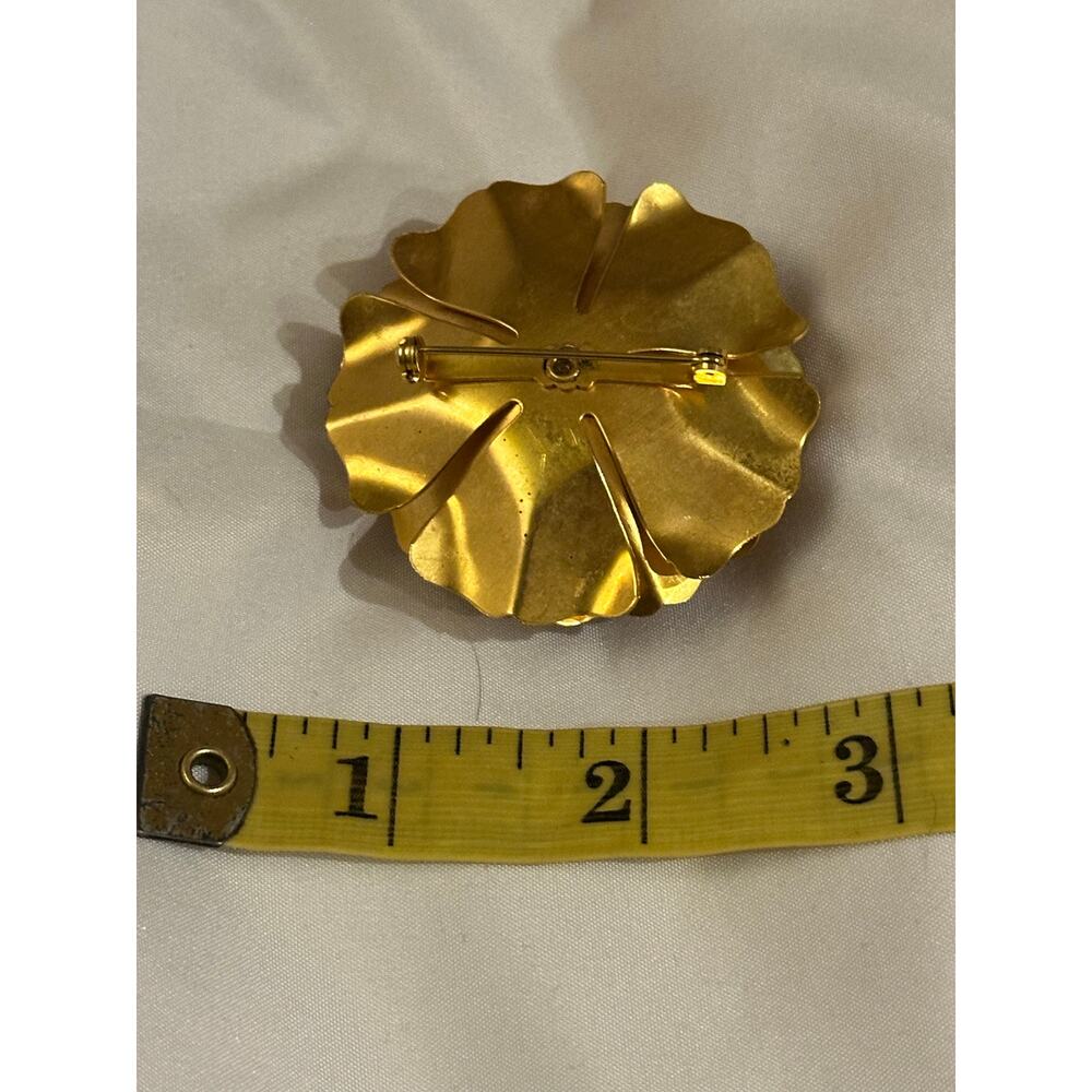 Vintage Gold Toned Flower Brooch with Faux Pearl, Carnation, Rose Design Large - Picture 3 of 6